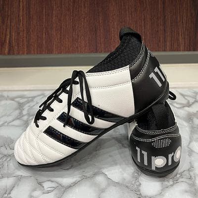 Giày Bóng Đá Toni - 11Pro Cổ Chun - Màu Đen
